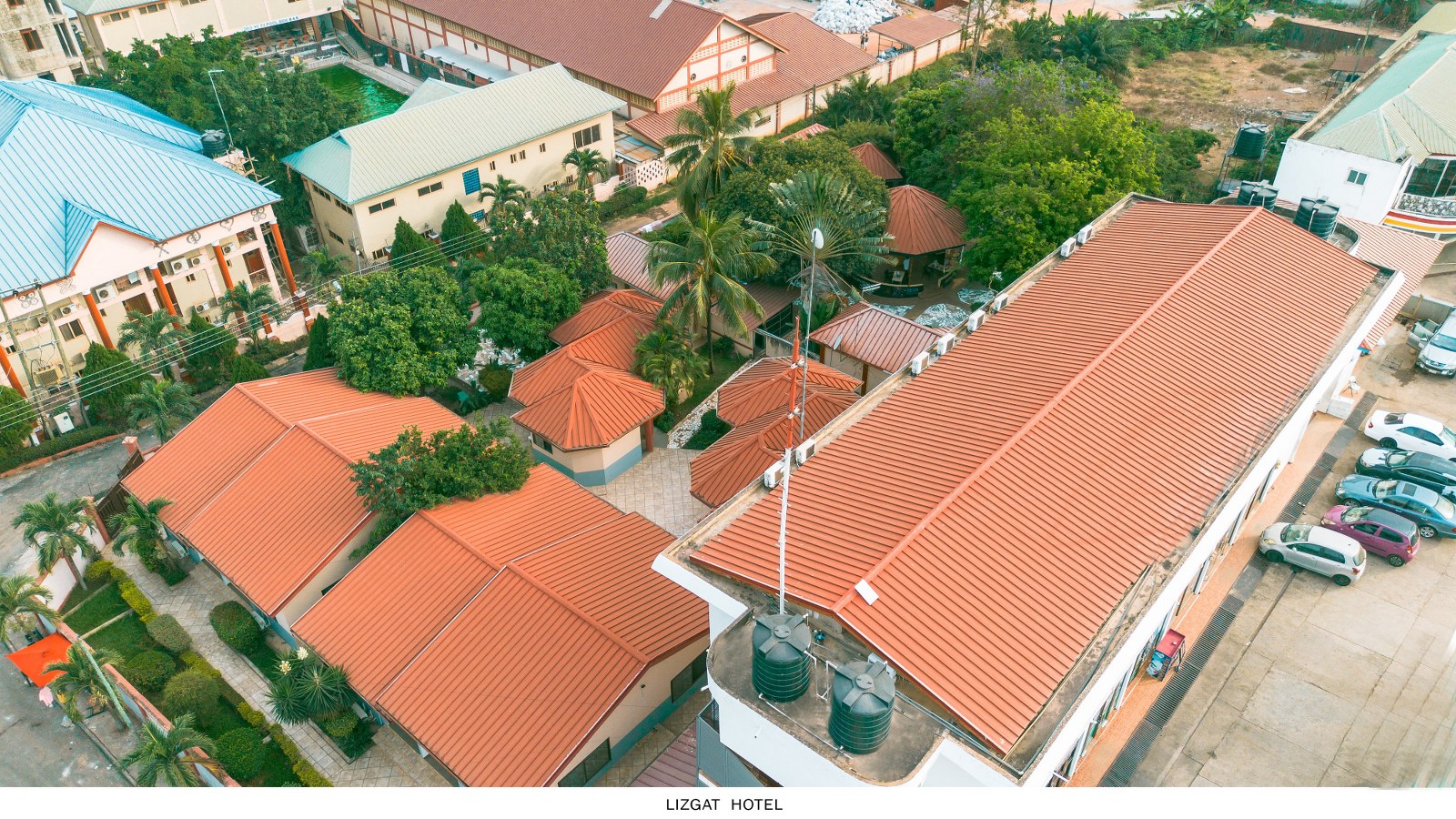 LIZGAT Hotel exterior